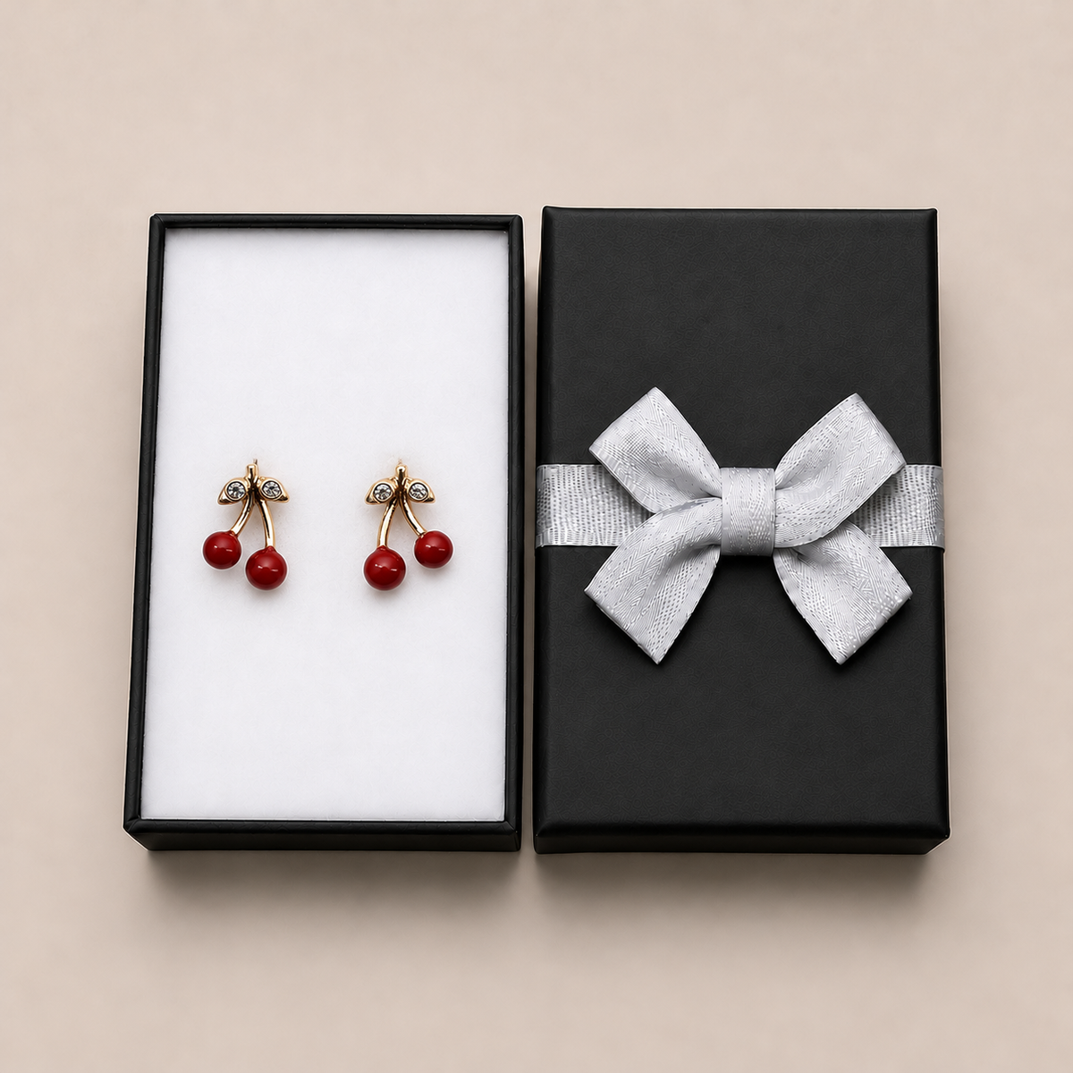 PM137G - Gold Twin Red Cherry Sparkle Leaf Stud Minđuše