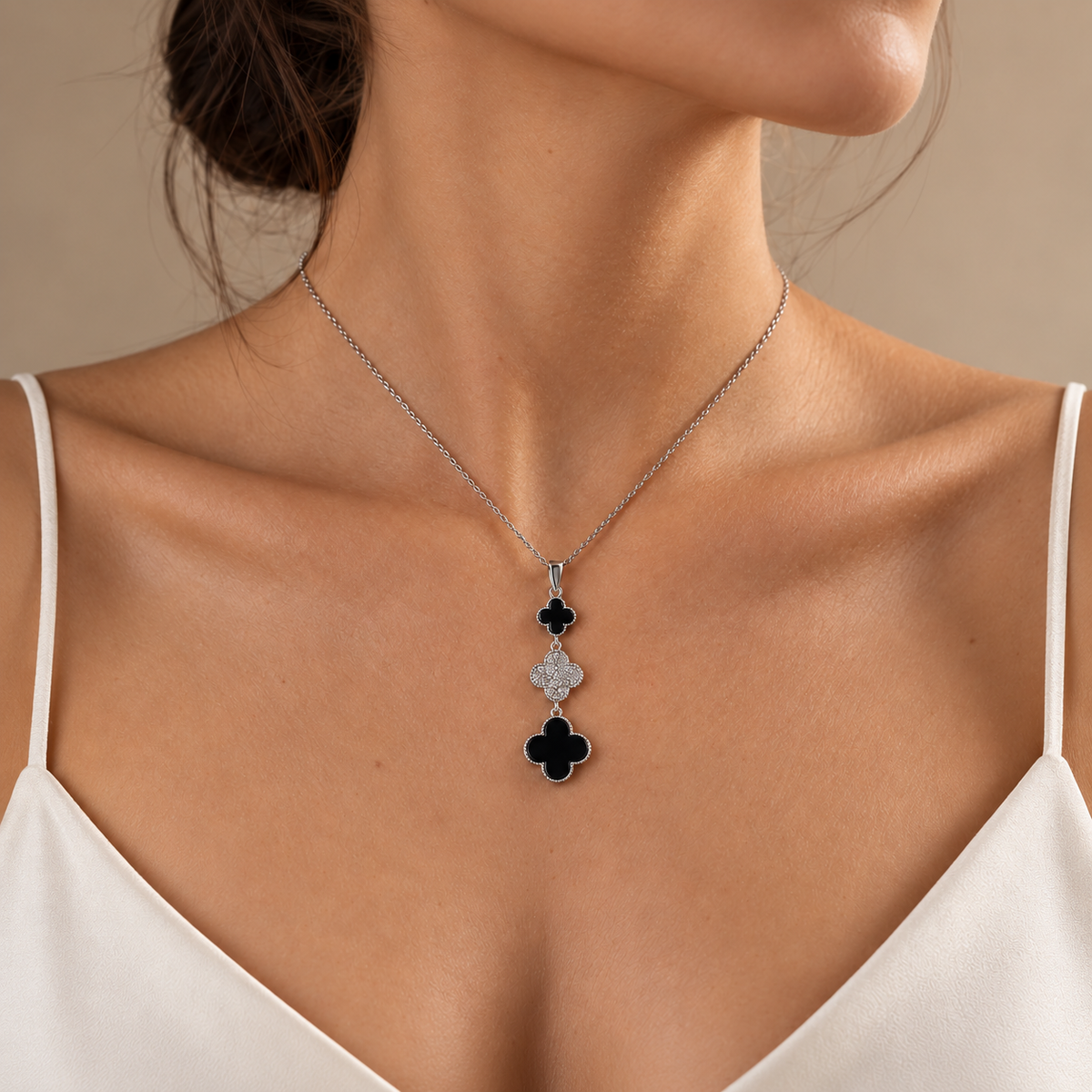 PO064 - Silver Triple Clover Black Pavé Drop Ogrlica