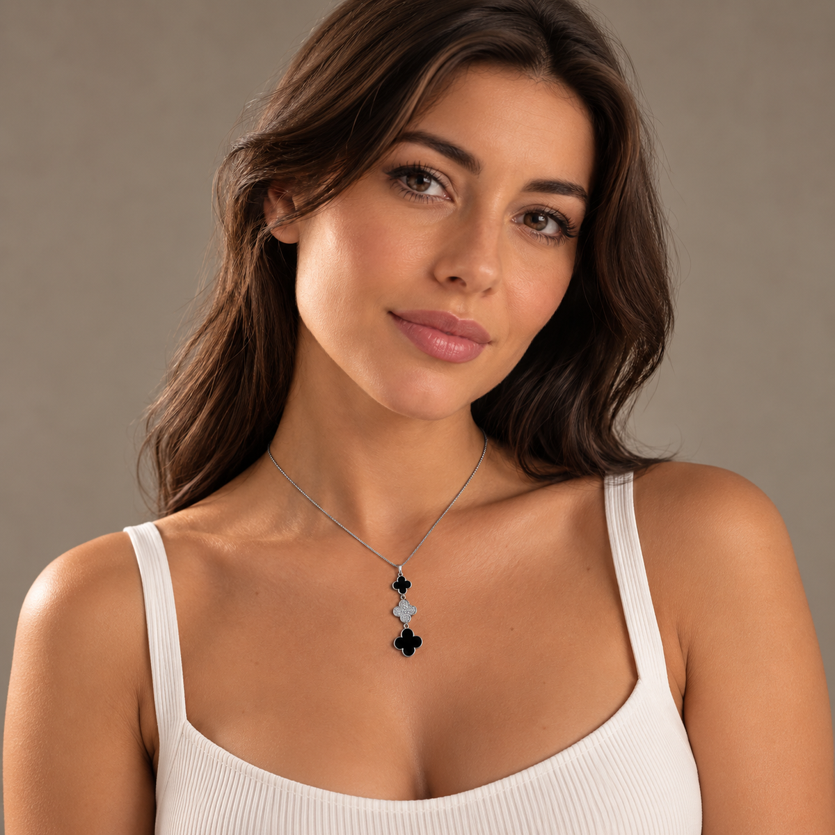 PO064 - Silver Triple Clover Black Pavé Drop Ogrlica