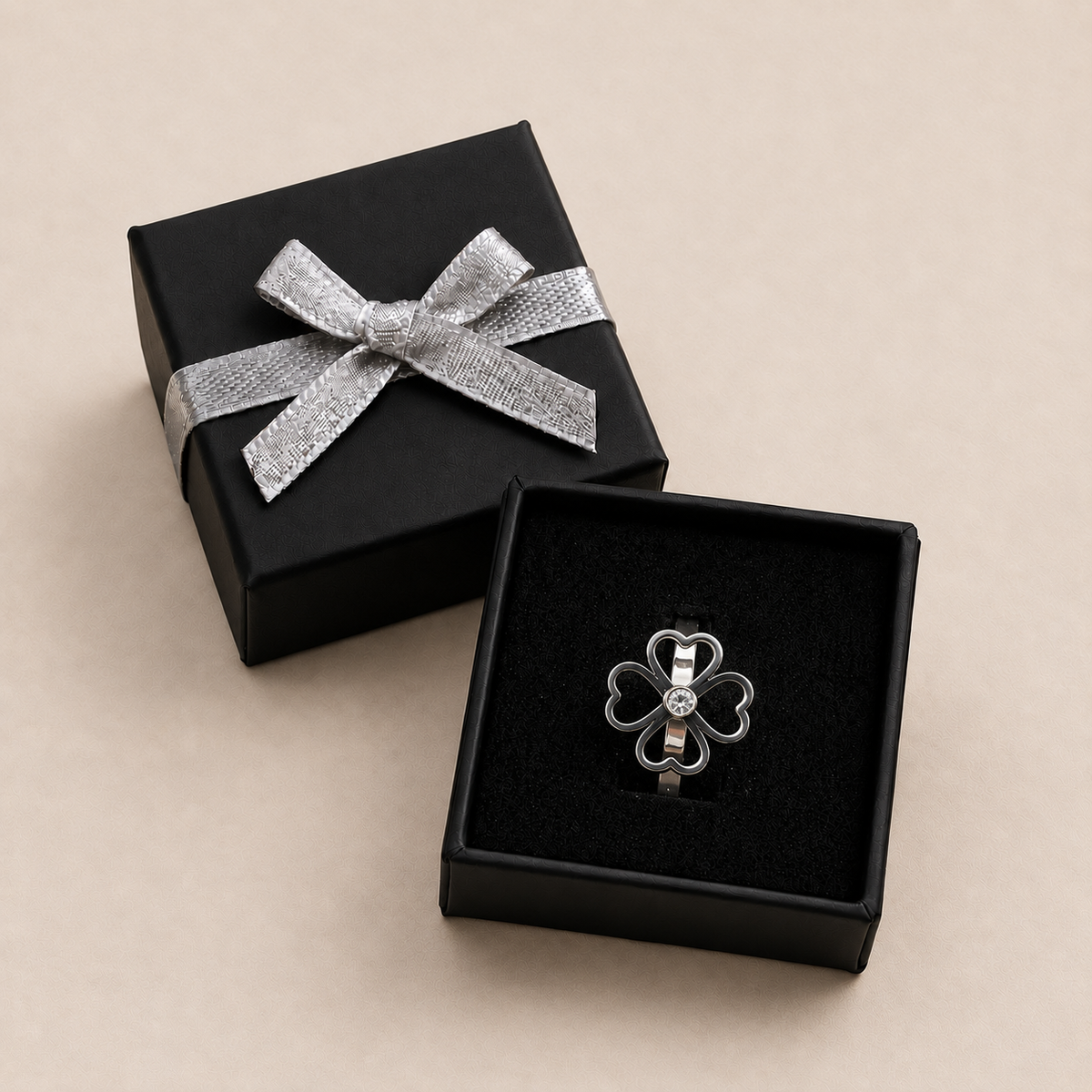 PP057 - Silver Open Heart Clover CZ Prsten