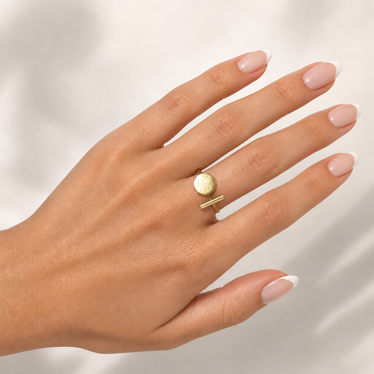 PP049G - Gold Bar & Disc Minimalist Open Prsten