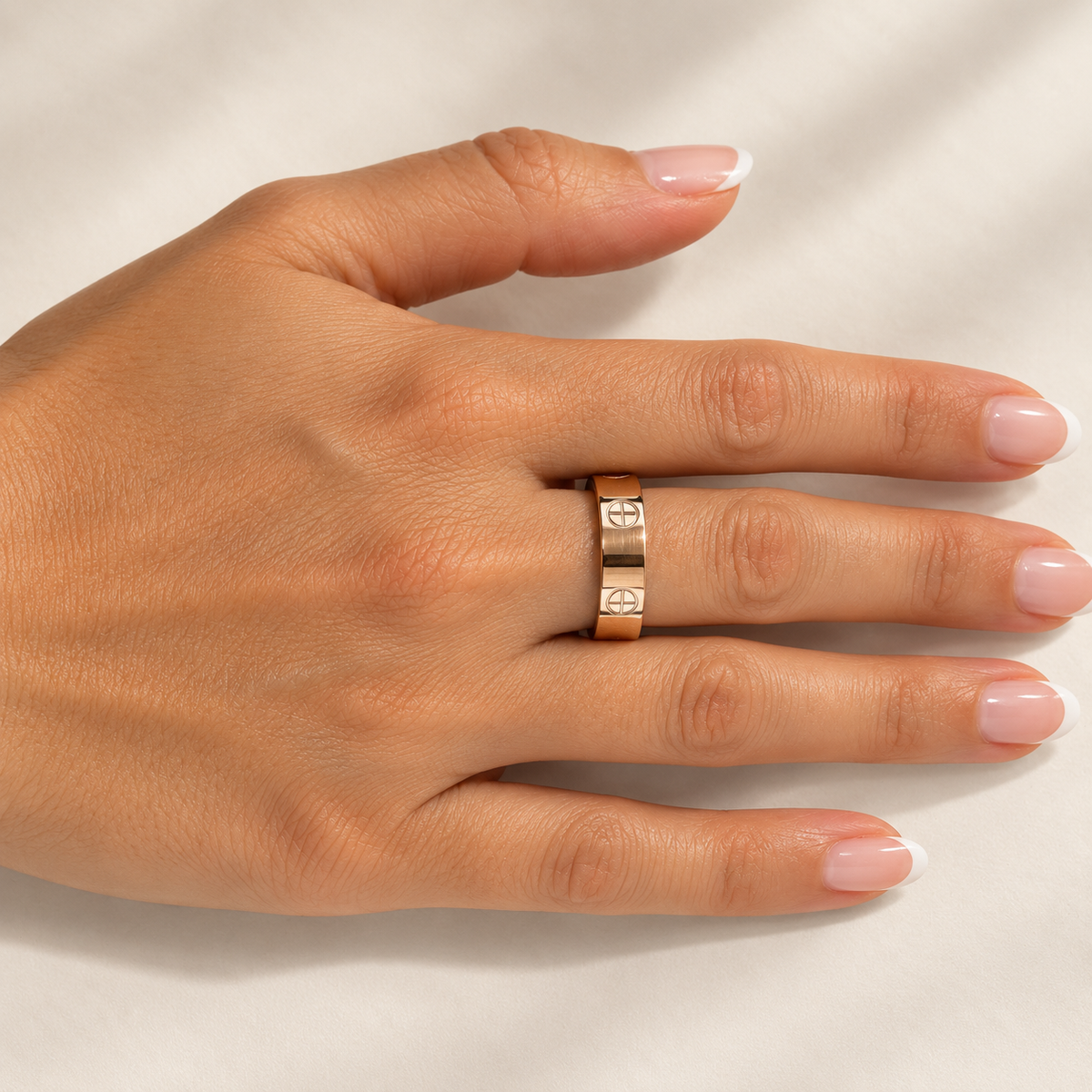 PP046G - Rose Gold Screw Motif Wide Band Prsten