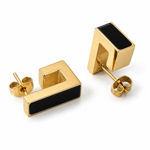 PM136G - Gold Black Inlay Angular Open Frame Stud Minđuše od hirurškog čelika, par zlatnih geometrijskih minđuša sa crnim pravougaonim umecima, otvorenim uglastim okvirima, iglicama i zadnjim metalnim zatvaračima na beloj pozadini