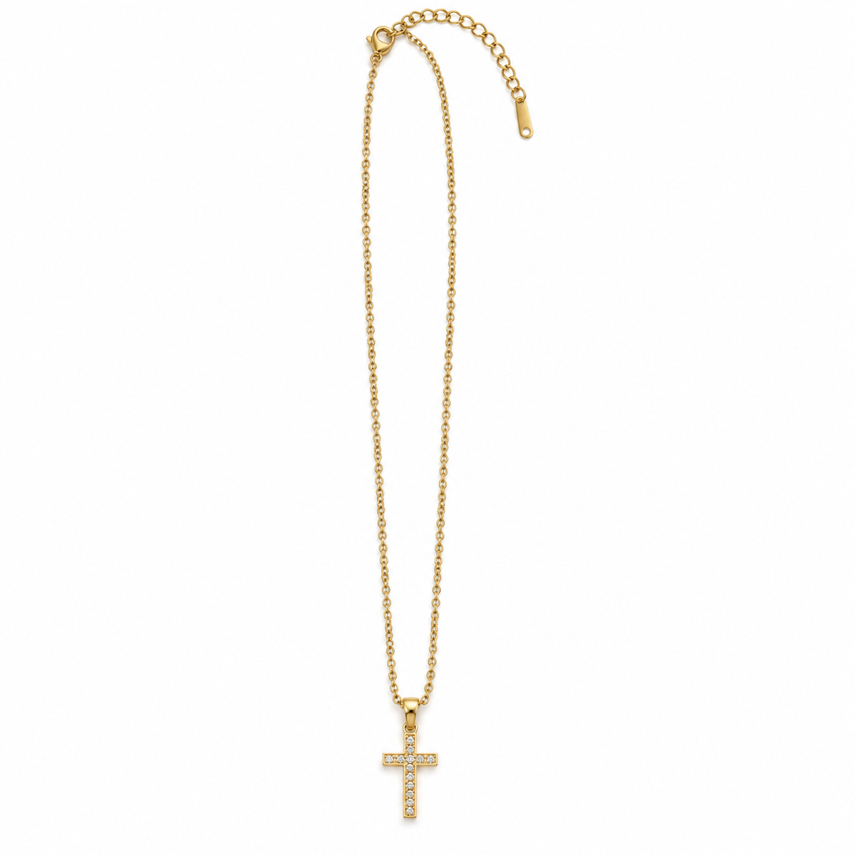 PO022G - Gold Single-Row Sparkle Cross Cable Chain Ogrlica od hirurškog čelika, zlatna ogrlica sa visećim svetlucavim krstom, finim lancem od ovalnih karika i produžnim lančićem na beloj pozadini