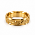 PP047G - Gold Textured Diagonal Stripe Wide Band Prsten od hirurškog čelika