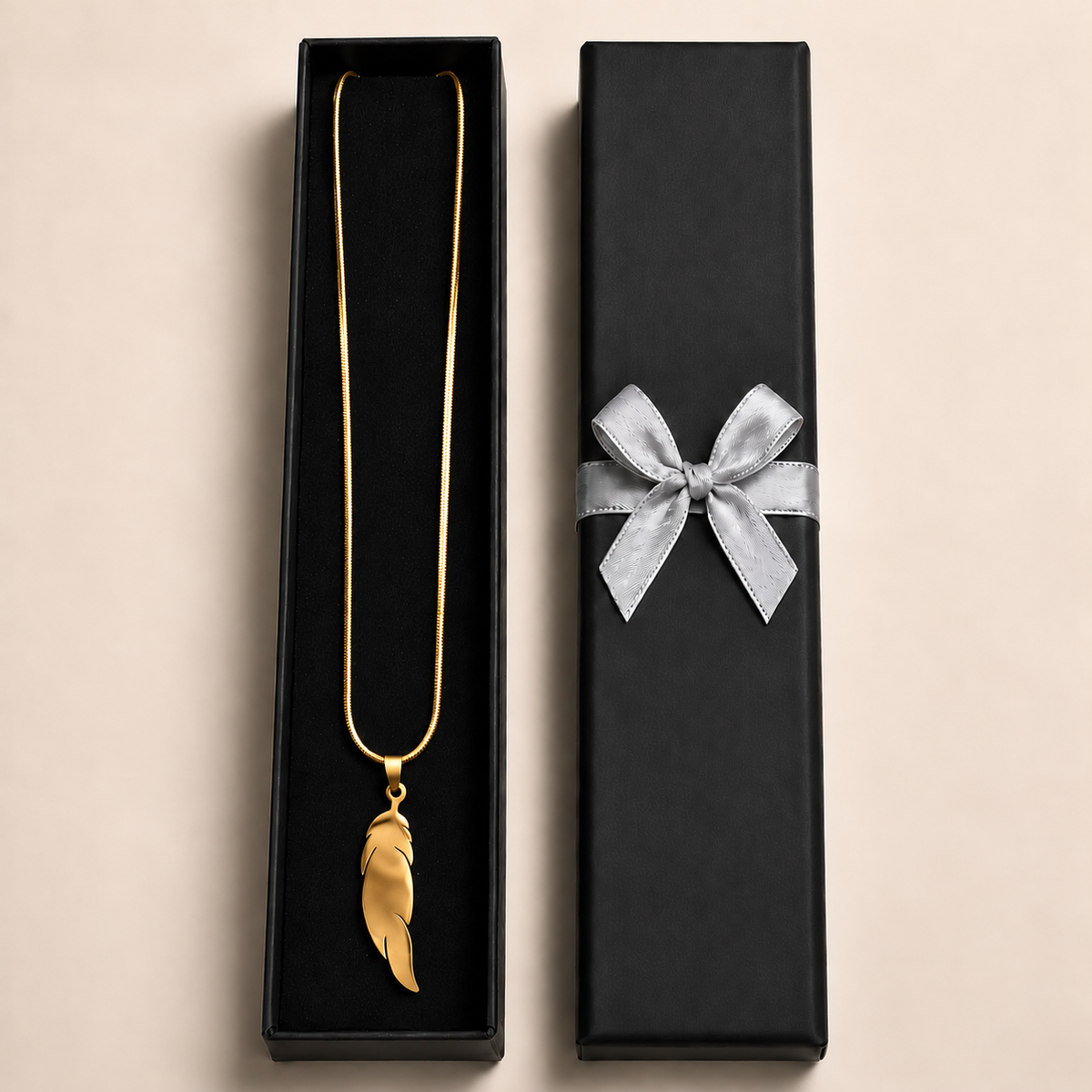 PO023G - Gold Engraved Feather Snake Chain Ogrlica