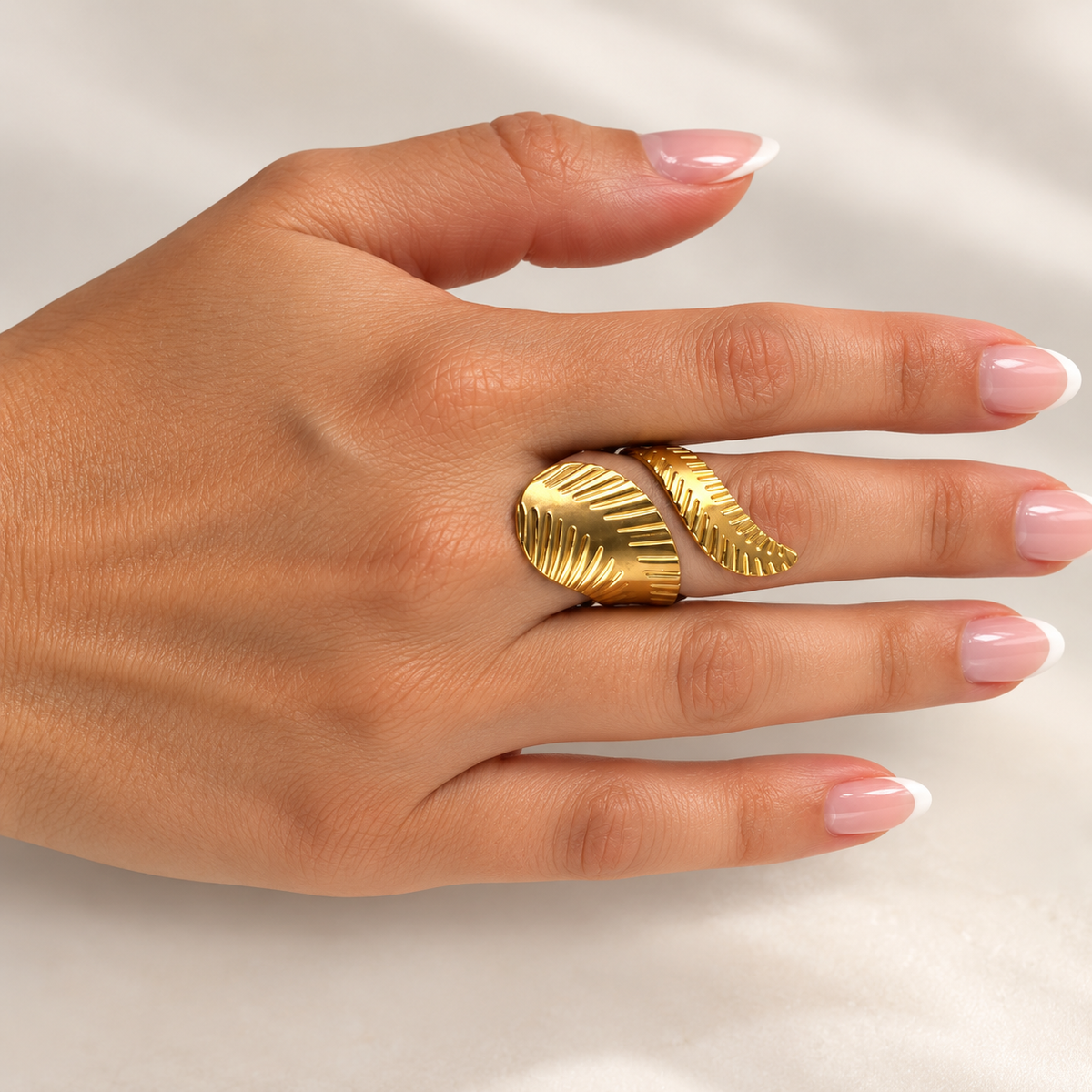 PP029G - Gold Ribbed Double Leaf Wrap Prsten