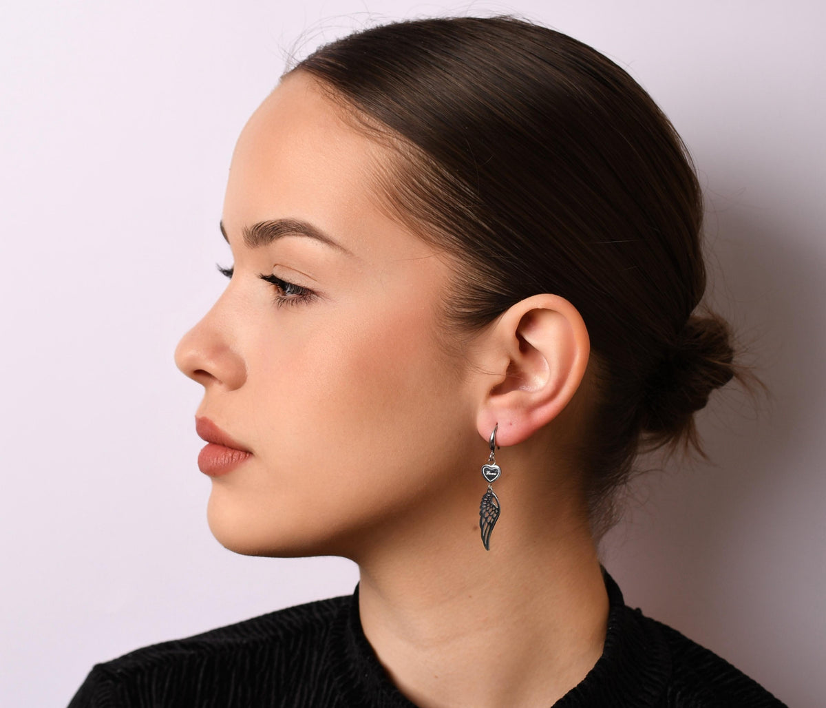 PM033 – Silver Angel Wing Love Heart Dangle Minđuše