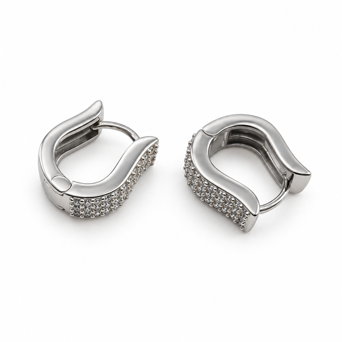 PM202 - Silver Sculpted Wave Pavé Panel Huggie Minđuše