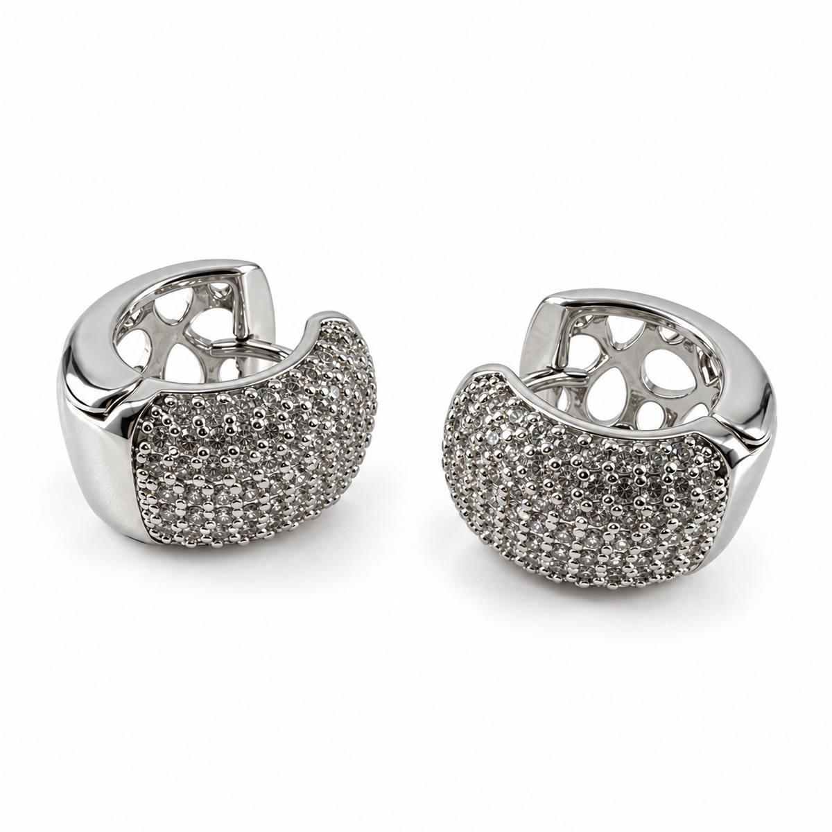 PM210 - Silver Curved Cushion Multi-Row Pavé Huggie Minđuše