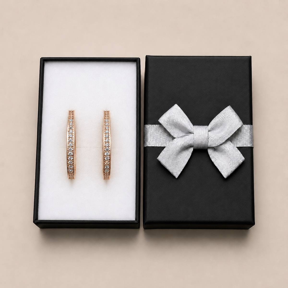 PM135G - Gold Open Marquise Single-Row Pavé Leverback Minđuše