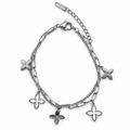 PN048 - Silver Five Flower Charm Double Chain Narukvica od hirurškog čelika, srebrna dvoslojna narukvica sa pet cvetnih privezaka, paperclip i curb lancem, jastog kopčom i produžnim lančićem na beloj pozadini