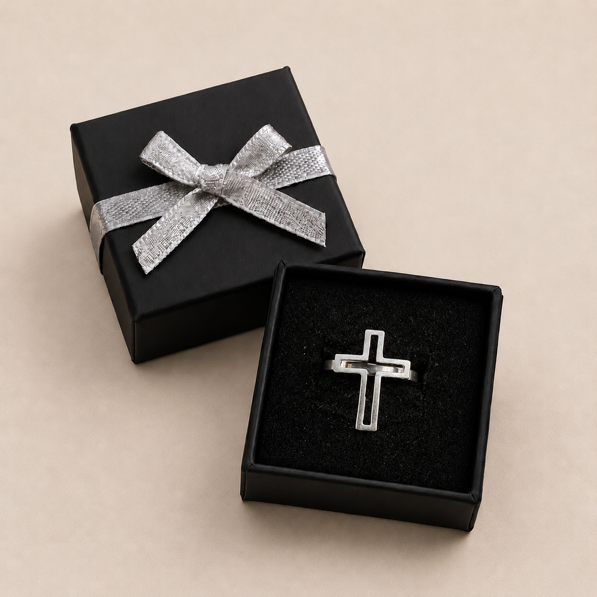 PP059 - Silver Openwork Cross Minimalist Prsten