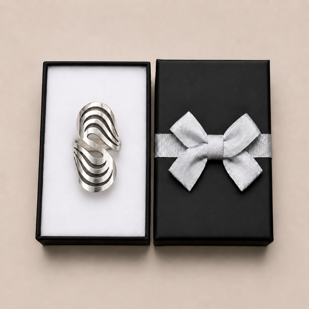 PP060 - Silver Openwork Leaf Wrap Prsten