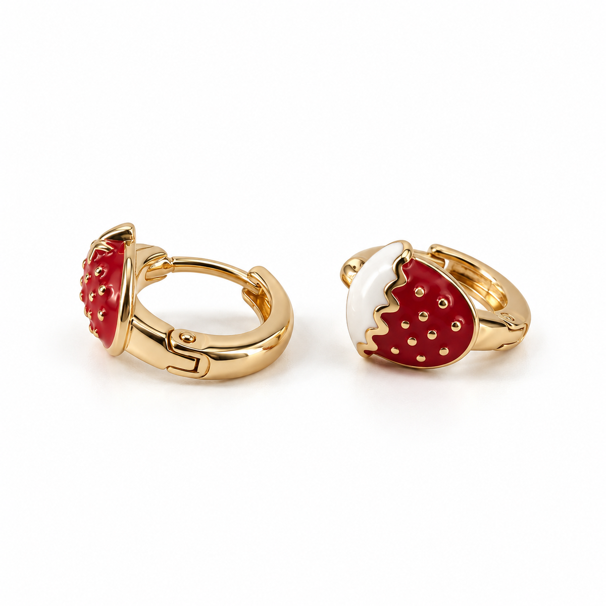 PM125G - Gold Strawberry White Glaze Huggie Minđuše
