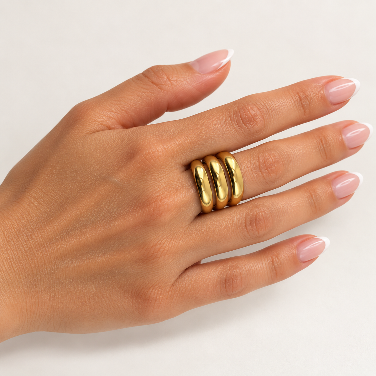 PP027G - Gold Triple Band Sculptural Open Prsten