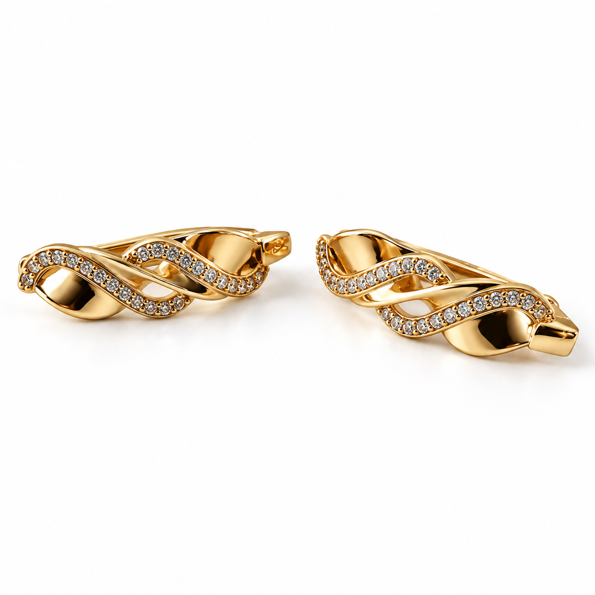 PM133G - Gold Interwoven Double Pavé Wave Leverback Minđuše