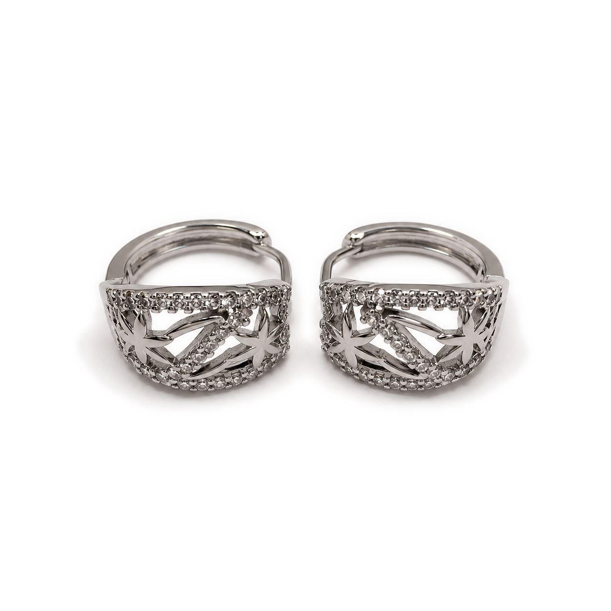 PM130 – Silver Starburst Filigree Pavé Huggie Minđuše